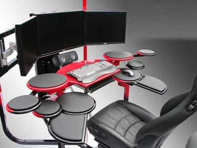 Стол и кресло для компьютерной техники